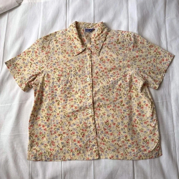 Vintage Erika & Co.Floral button-down top - Picture 1 of 5